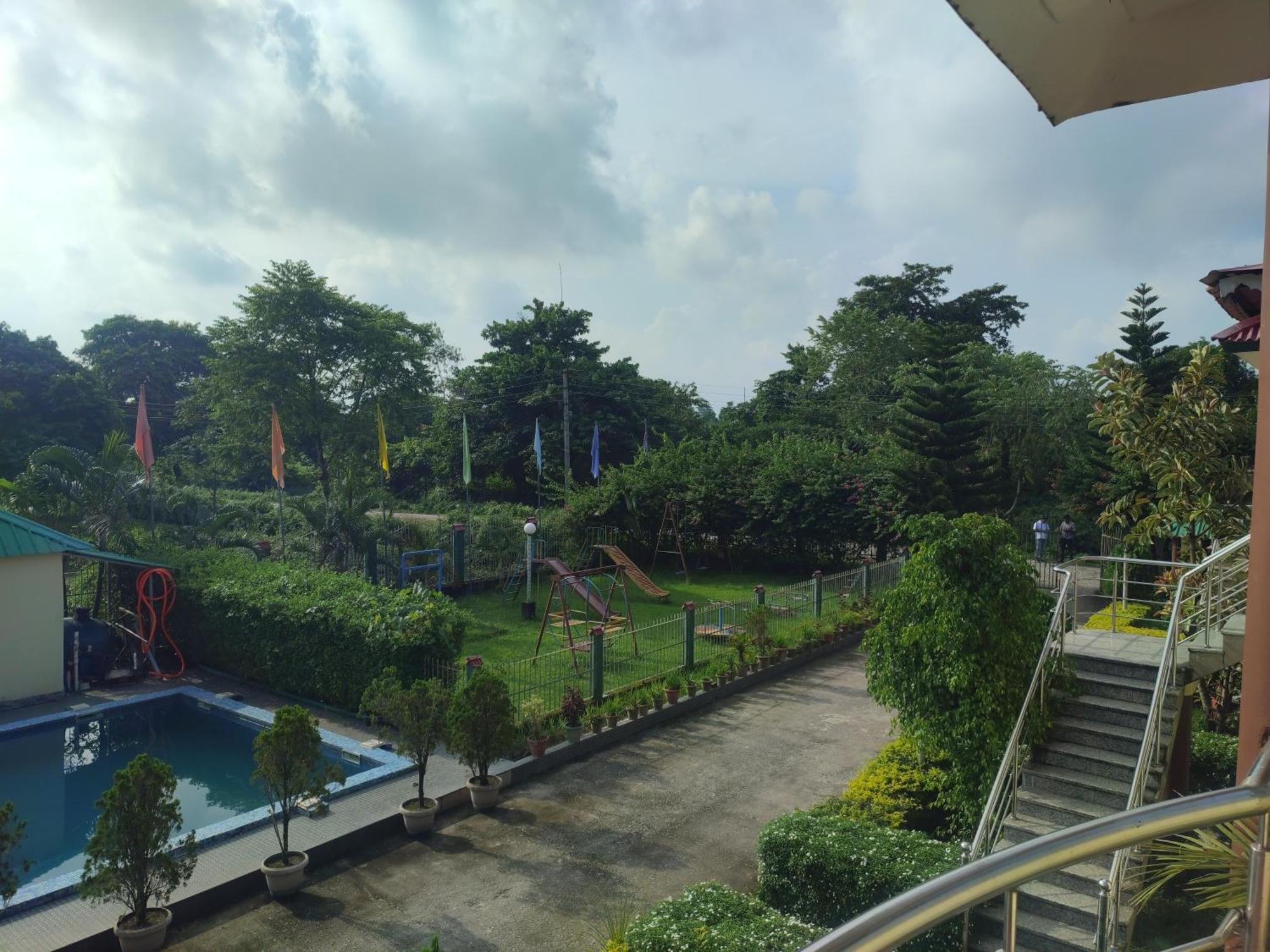 Maa Greenary View - A Holiday Resort Alipur Duar Экстерьер фото
