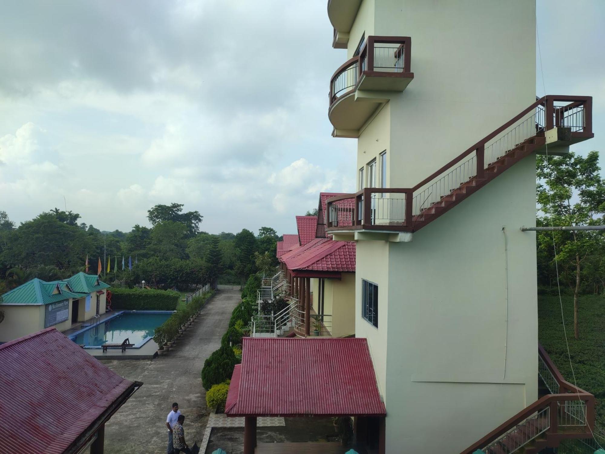 Maa Greenary View - A Holiday Resort Alipur Duar Экстерьер фото
